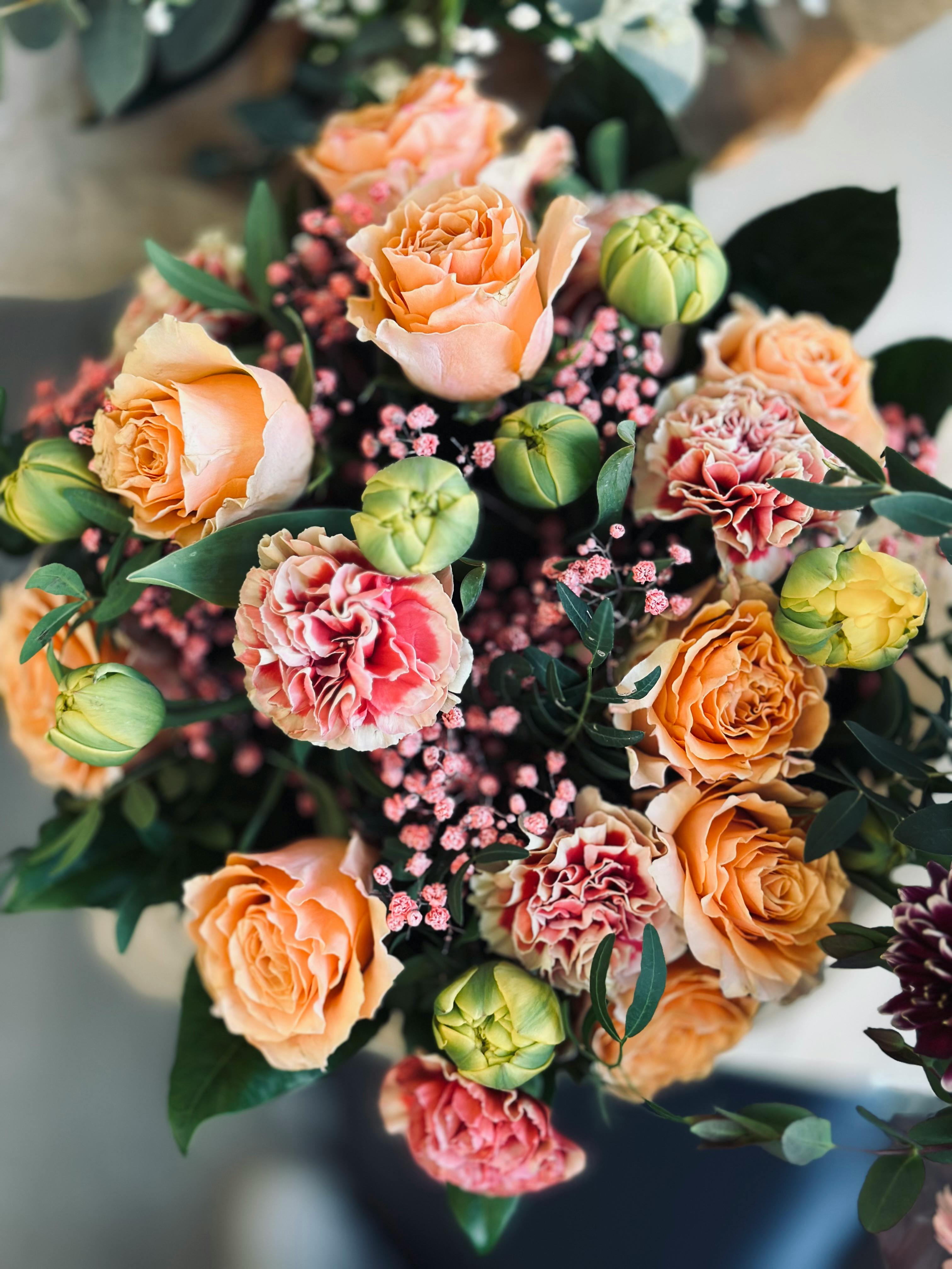Strauß Sépia — Apricot- und Pfirsichtöne